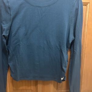 Vuori Long Sleeve coast crop. Xl. Blue.
